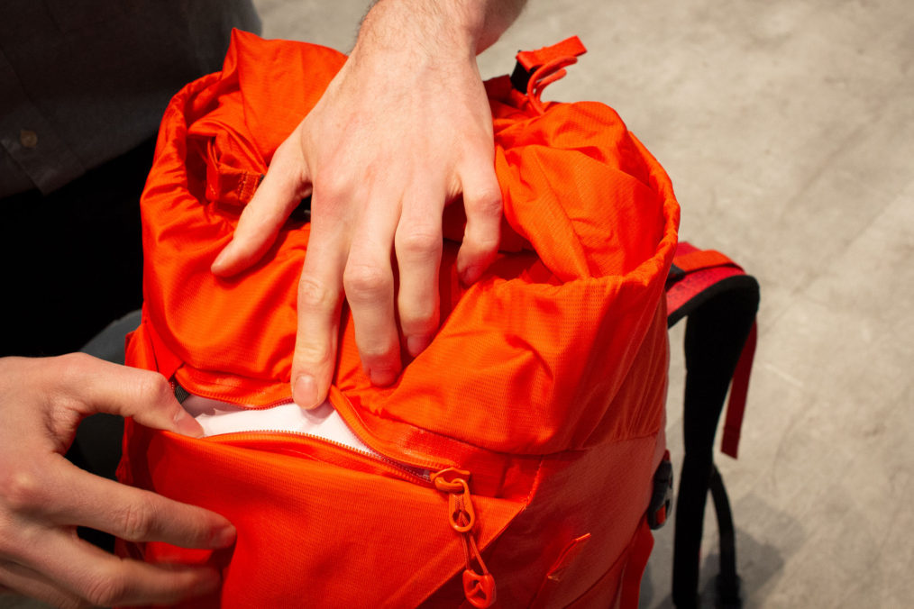 Uprise-30-top-pocket-access