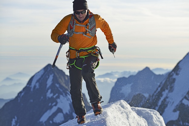 Ueli charging at full speed on the Jungfrau, Switzerland. Photo: Robert Boesch